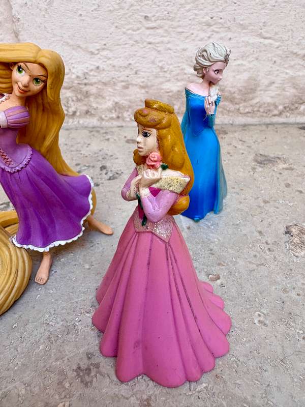 Bully land Disney pvc figure lot of 3