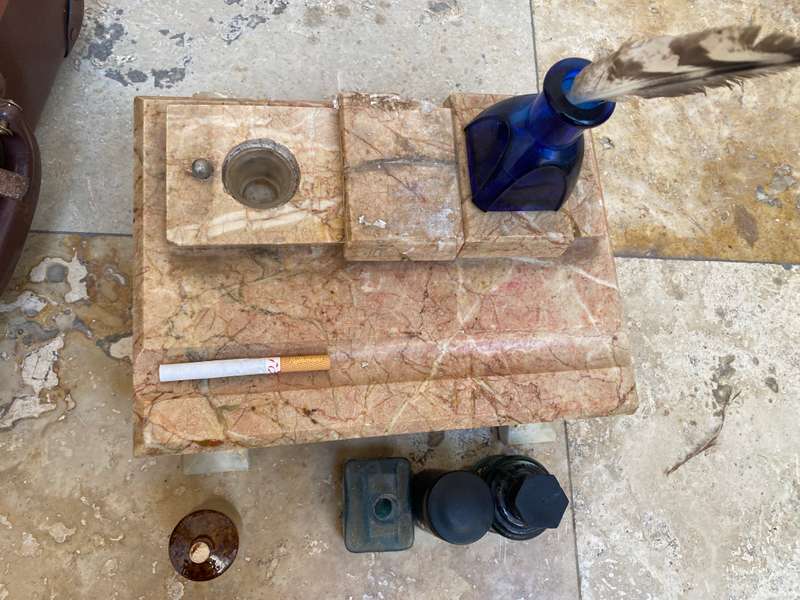 Vintage marble double inkwell ink with old ink bottles in case