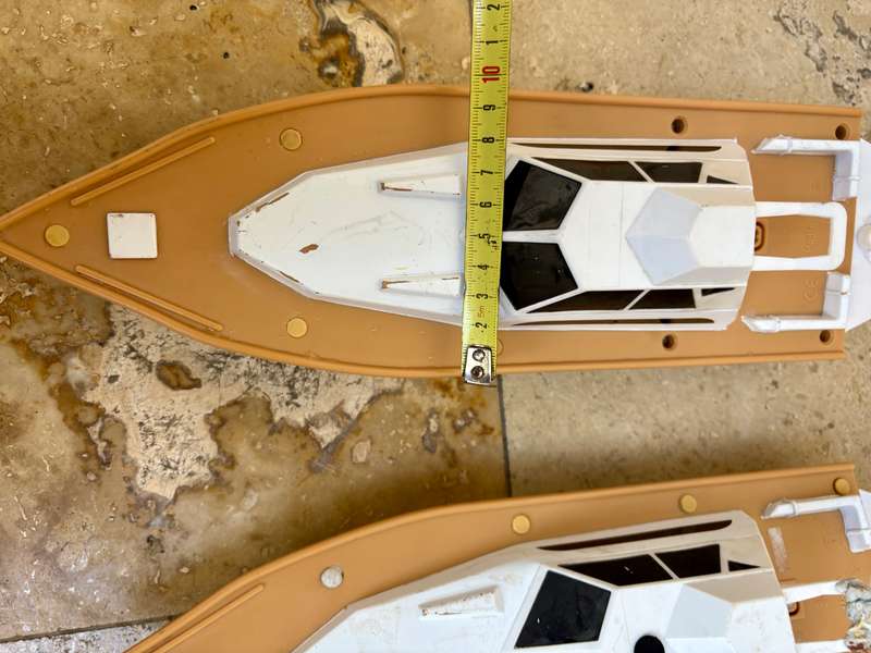 Maisto remote control motor yacht  boat pair , twin screw , no remote , sold as spares