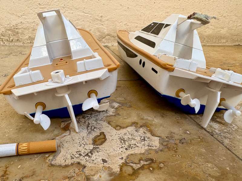 Maisto remote control motor yacht  boat pair , twin screw , no remote , sold as spares
