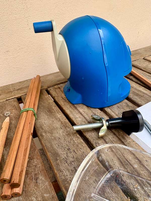 KW-triO 314 Desk Robot Pencil Sharpener with pencils made in Taiwan