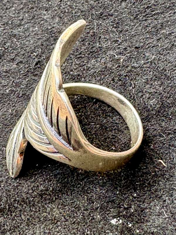Sterling silver curled leaf ring 925 , floral trinket box