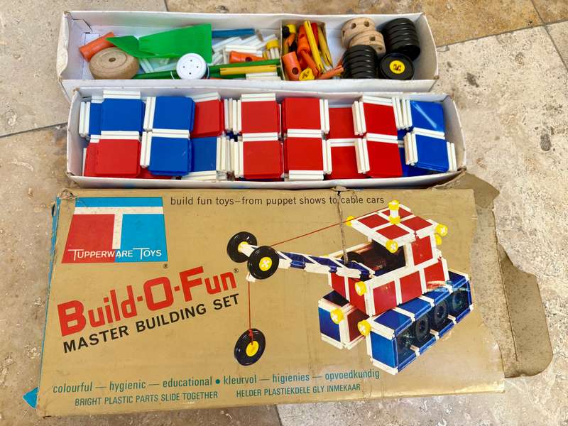 Vintage Tupperware toys Build-O-Fun building set 1967