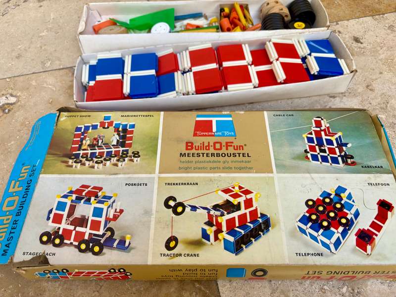 Vintage Tupperware toys Build-O-Fun building set 1967