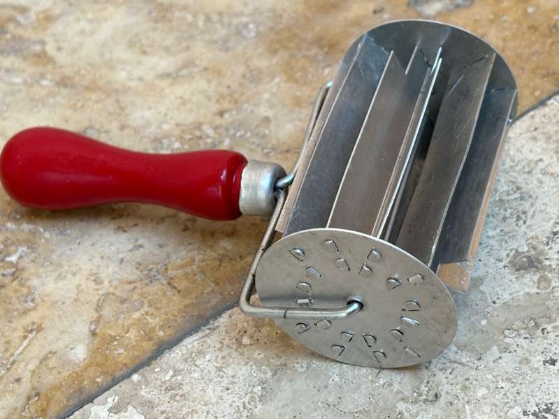 Vintage cut easy koeksister cutter in box with recipe
