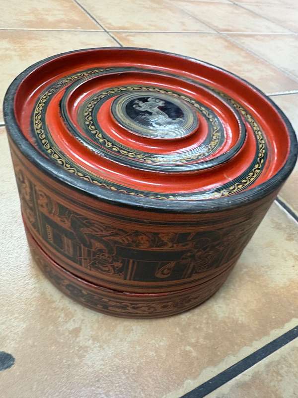 Antique Lacquer Betel Nut Box Burmese box Burma with bowl