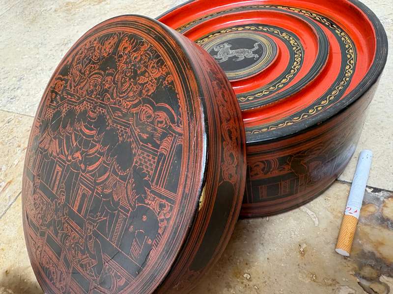 Antique Lacquer Betel Nut Box Burmese box Burma with bowl