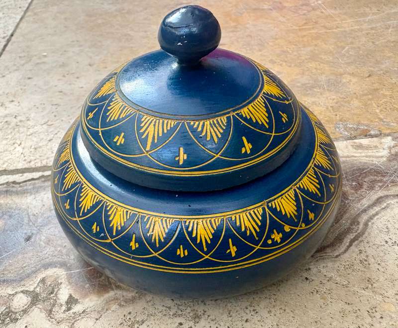 Vintage retro wooden lidded oriental trinket box 1960