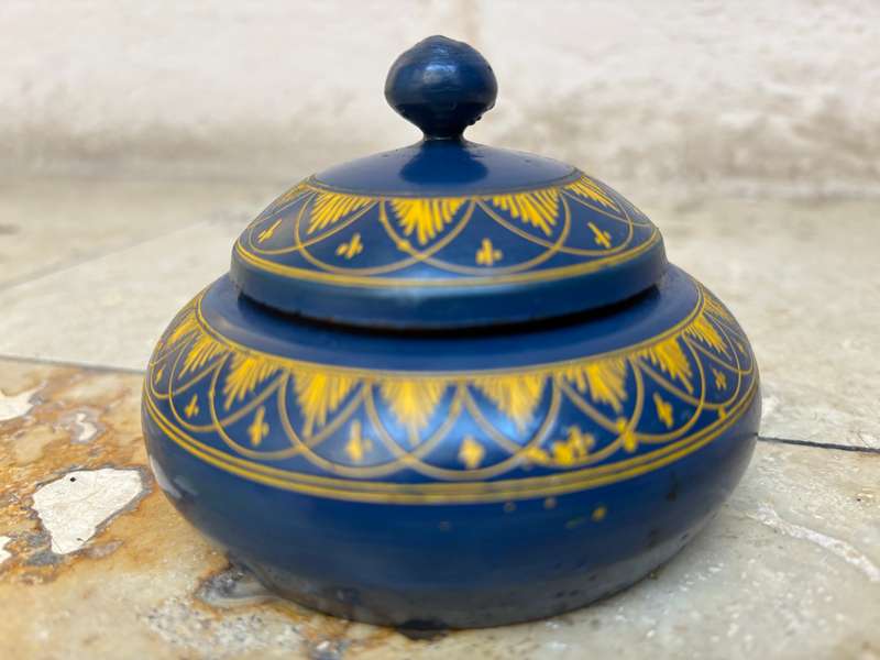 Vintage retro wooden lidded oriental trinket box 1960