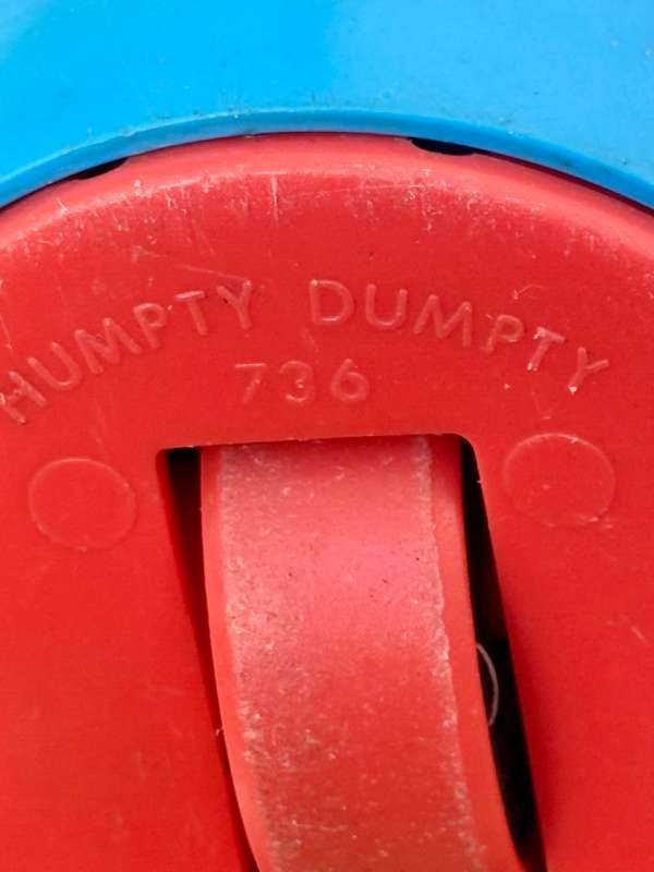 Vintage fisher price Humpty Dumpty no 736 pull toy egg