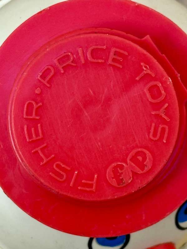 Vintage fisher price Humpty Dumpty no 736 pull toy egg