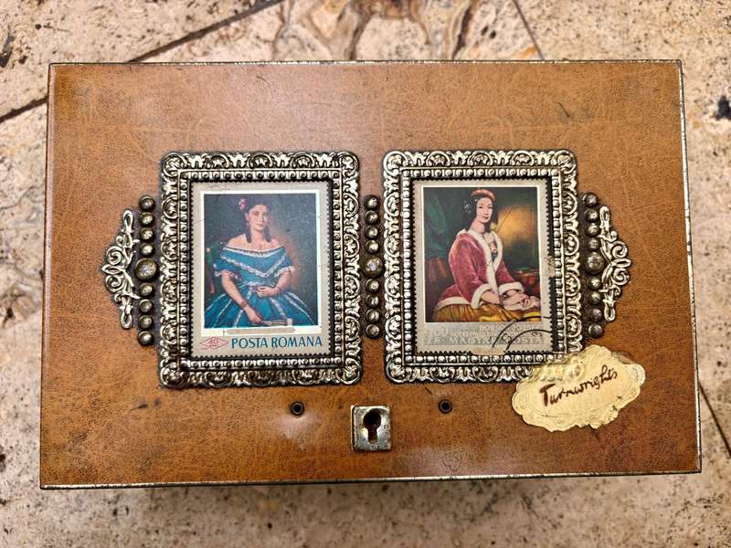 Stamp collector footed tin box with 25 travel badge lot Europe badges