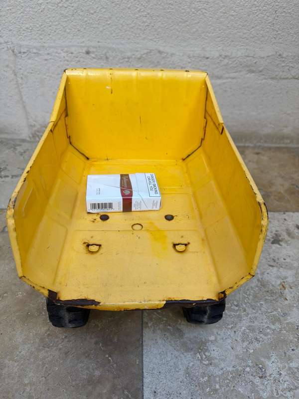 Tonka dump truck pressed steel hasbro 2012 42 cm