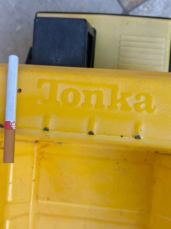Tonka dump truck pressed steel hasbro 2012 42 cm