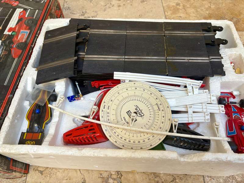 Scalextric Grand Prix vintage set sold as spares