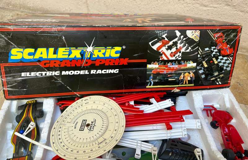 Scalextric Grand Prix vintage set sold as spares