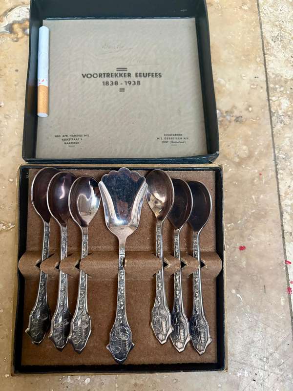 Set of 6 Voortrekker Eeufees 1838 - 1938 teaspoons  one sugar spoon boxed