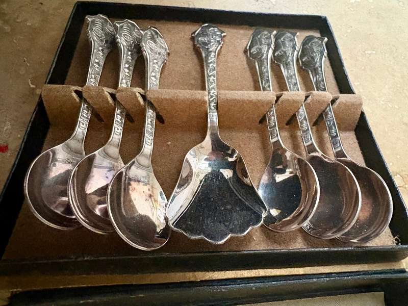 Set of 6 Voortrekker Eeufees 1838 - 1938 teaspoons  one sugar spoon boxed
