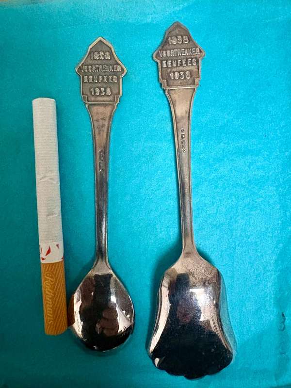Set of 6 Voortrekker Eeufees 1838 - 1938 teaspoons  one sugar spoon boxed