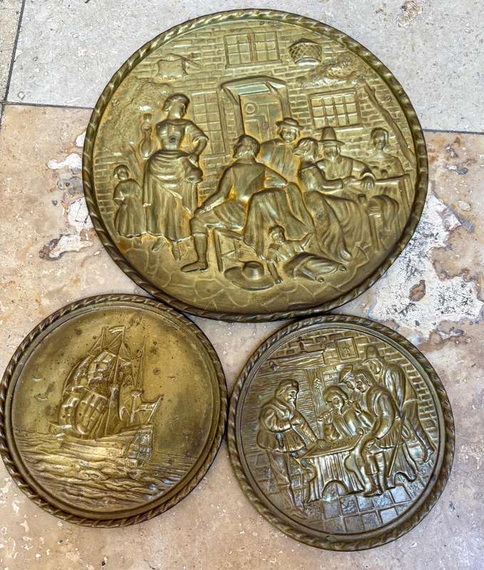 PEERAGE TAVERN BRASS WALL PLATE VINTAGE EMBOSSED Scene lot of 3