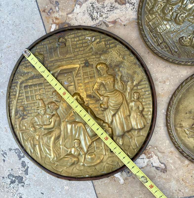 PEERAGE TAVERN BRASS WALL PLATE VINTAGE EMBOSSED Scene lot of 3