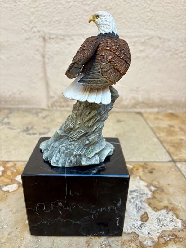 Bald eagle sculpture on marble base crystal cathedral Eagles club 2004 10 inch , 25 cm