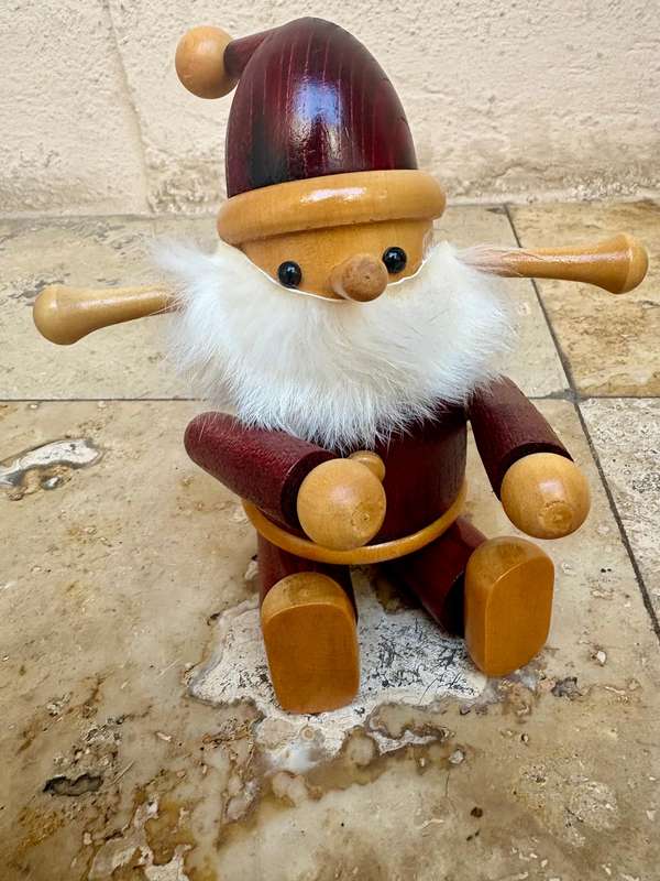 Richard Glässer / erzgebirge sitting Santa wooden figure