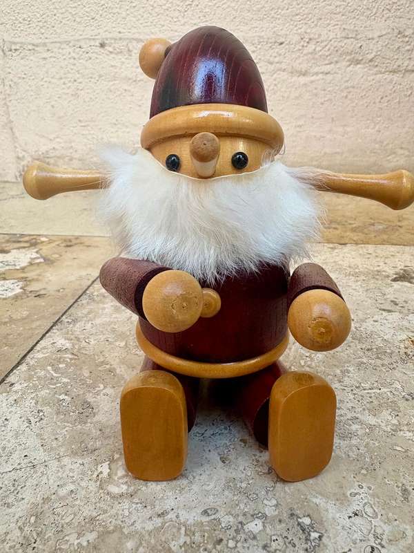 Richard Glässer / erzgebirge sitting Santa wooden figure