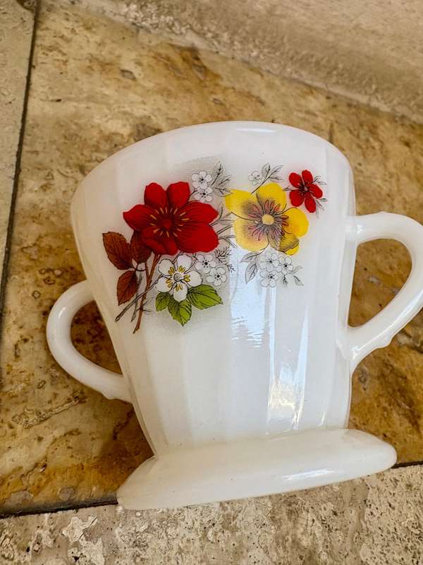 Vintage Chang Hee milk glass Korea