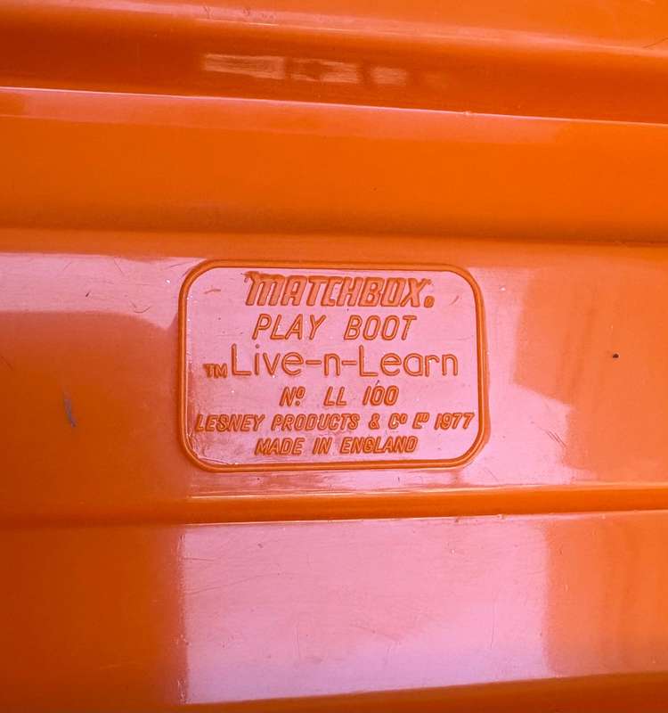 Vintage 1977 Matchbox Play Boot Shoe House Live N Learn TOY + figures furniture play set