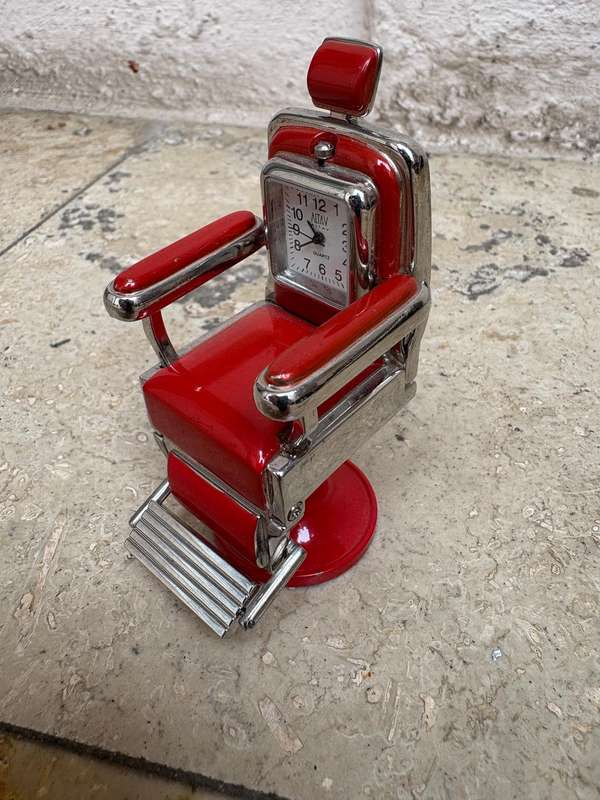 Vintage barber chair Altav miniature clock desk top