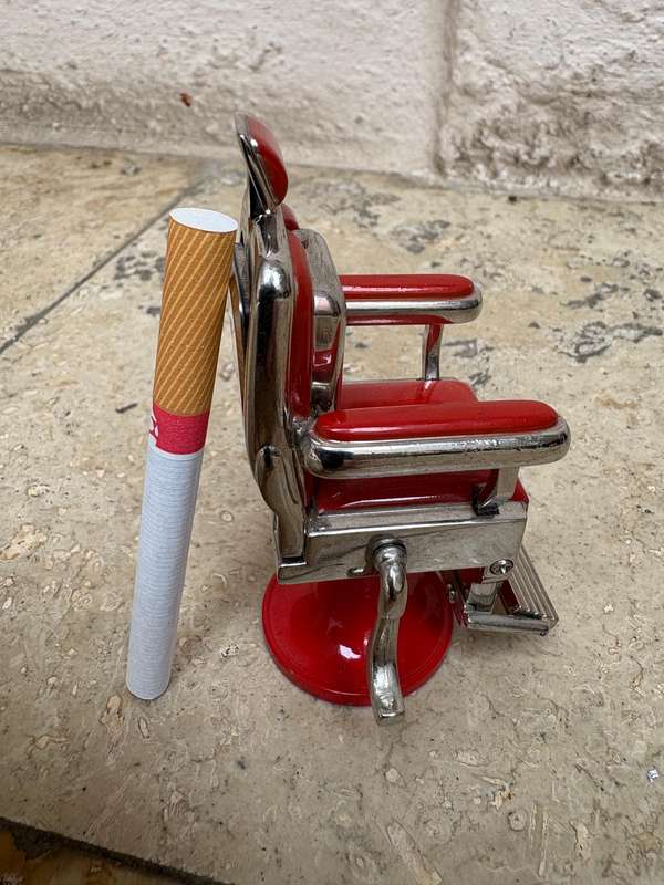 Vintage barber chair Altav miniature clock desk top