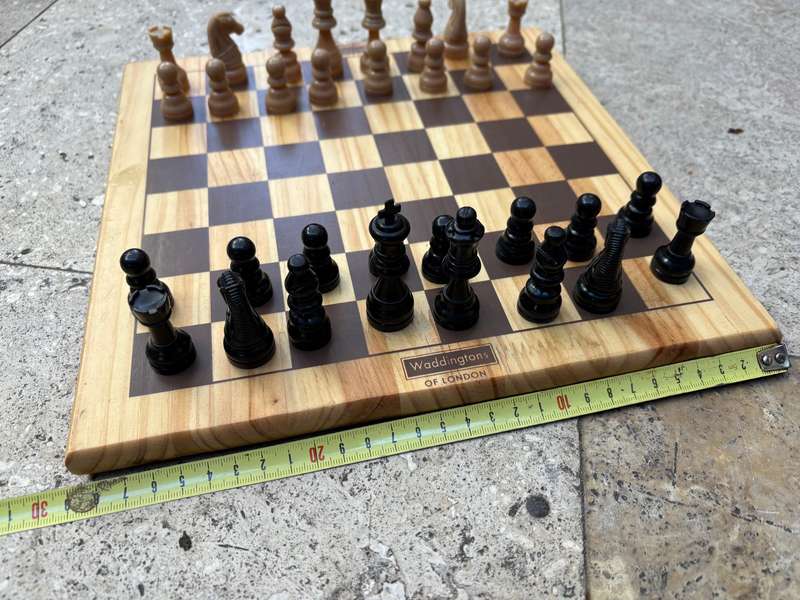 Waddingtons wood chess set pvc pieces