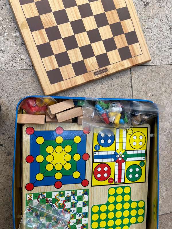 Waddingtons wood chess set pvc pieces