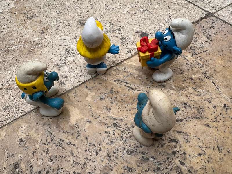 Vintage Peyo Smurf lot of 4