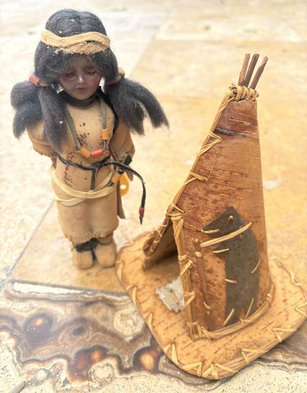 Vintage Native American Indian doll , baby  + tepee tent hand crafted