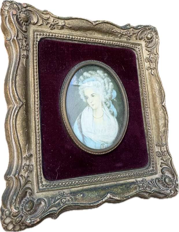 Vintage cameo portrait of lady bust convex glass