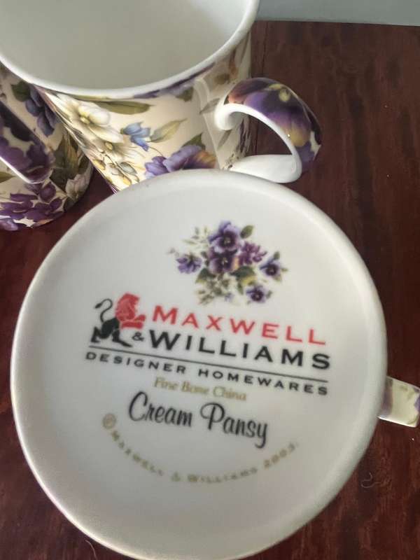 Maxwell Williams 3 cream pansy coffee mugs