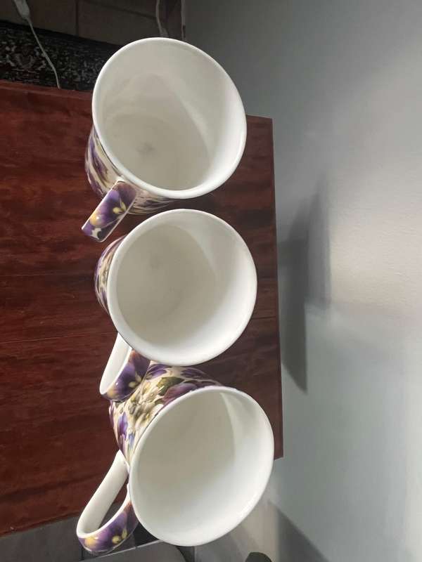 Maxwell Williams 3 cream pansy coffee mugs