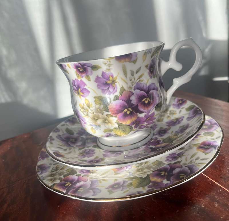 Maxwell Williams White Pansy Trio