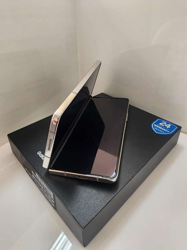Samsung Z Fold 5 256GB preowned