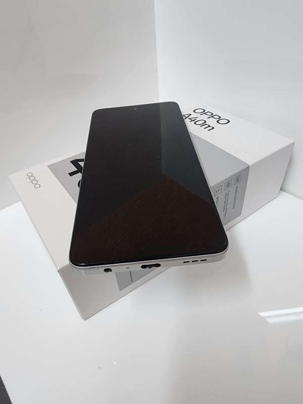 Oppo A40m 256GB preowned