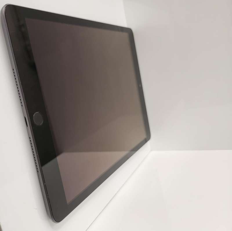 Apple iPad 9th gen Wi-Fi only 64GB preowned