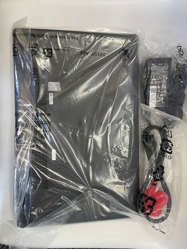 Dell Vostro 3520 - New No Box