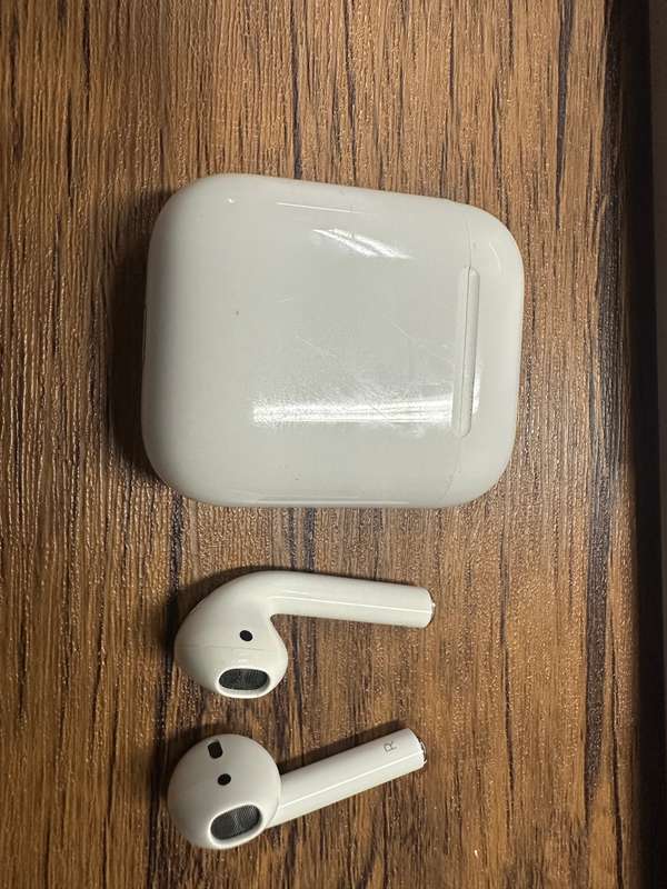 Clearance: APPLE AIRPODS ( A1602 (Lightning)) - GENUINE