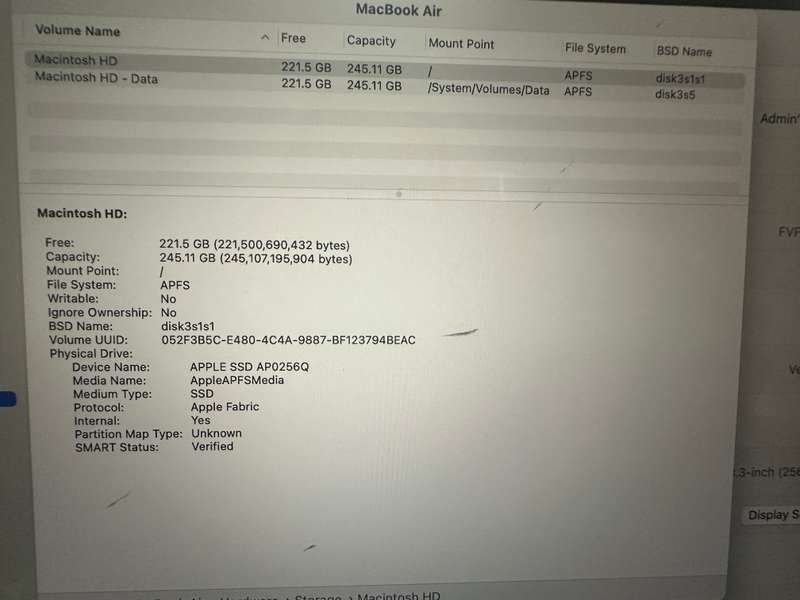 Warehouse Clearance : Apple Macbook Air - M1 - 8GB - 256gb