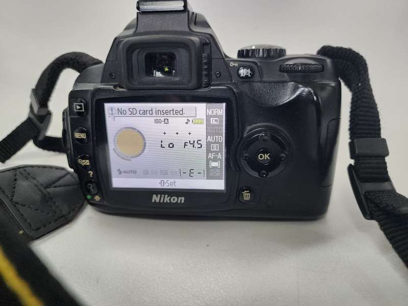 TRADE IN CLEARANCE  : NIKON DIGITAL CAMERA D40X