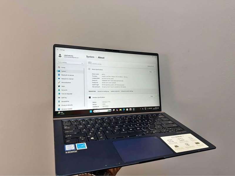 Asus zenbook 14 i7 - 8th gen preowned