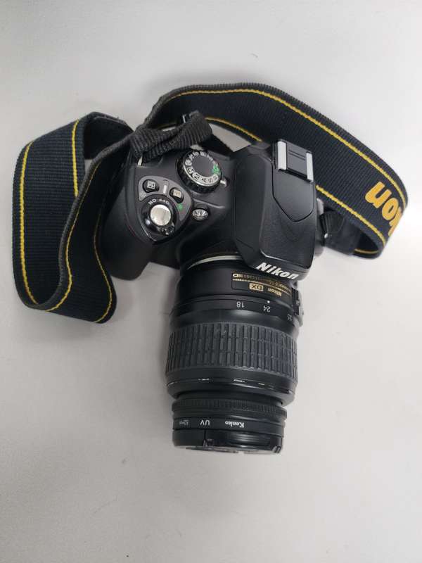 TRADE IN CLEARANCE  : NIKON DIGITAL CAMERA D40X