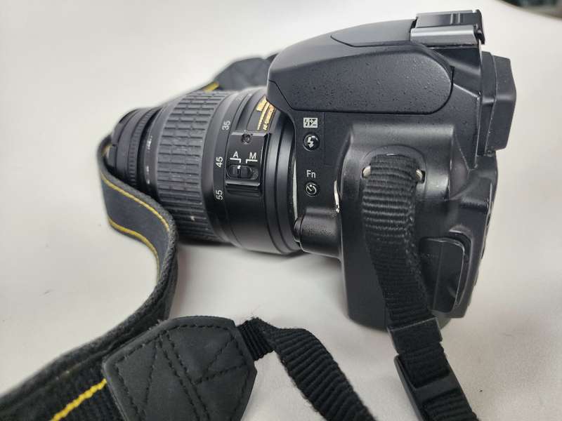 TRADE IN CLEARANCE  : NIKON DIGITAL CAMERA D40X